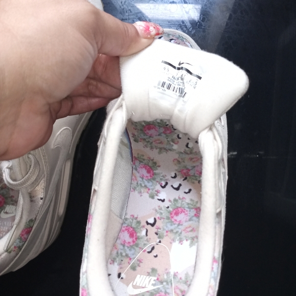 Shoes - Picture 3 of 5